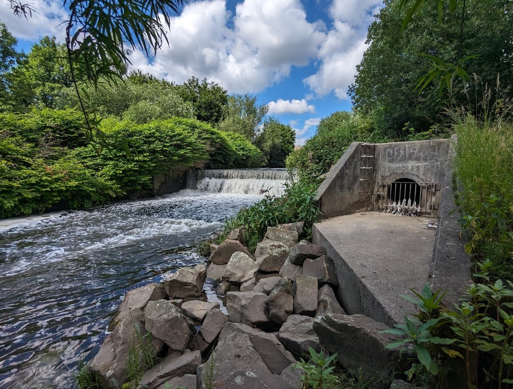 M lodge manchester weir waterfall